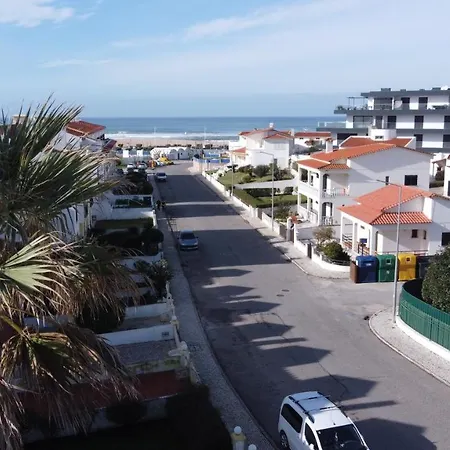 ベッド・アンド・ブレックファスト House Of Pab Praia da Lourinhã